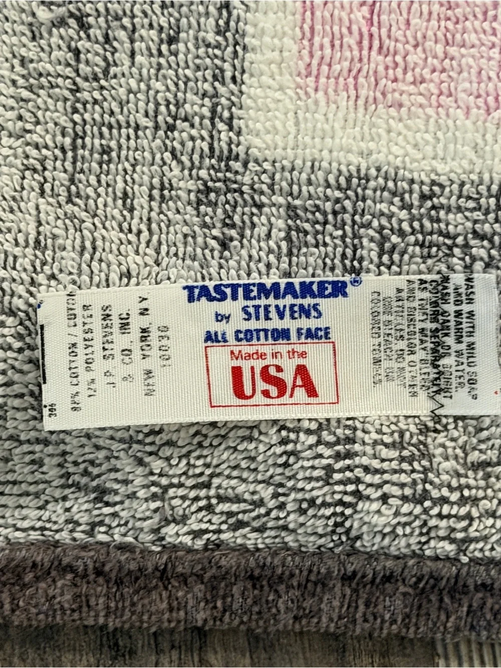 Vintage 1996 Stevens Tastermaker Ginger Cat Beach Towel Pink USA Made tabby